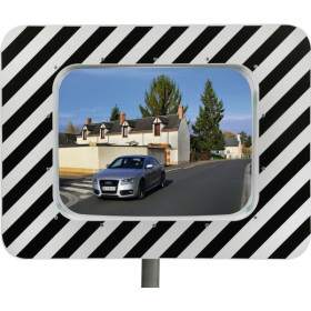 Miroir routier conforme voie publique
