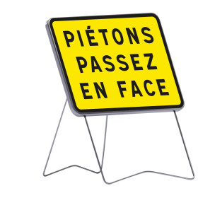 Kc1 c2 pietons passez en face